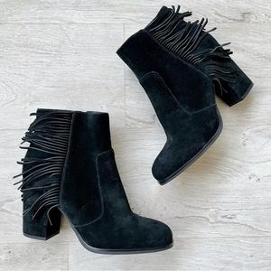Via Spiga Carey Fringe Suede Boots! MSRP $325!! Sz 8!